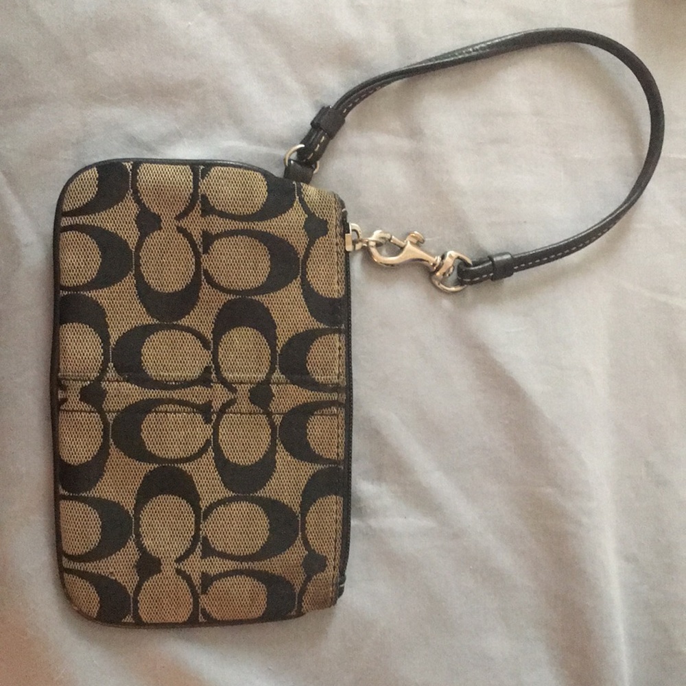 Authentic 💕 Brown and black coach wristlet